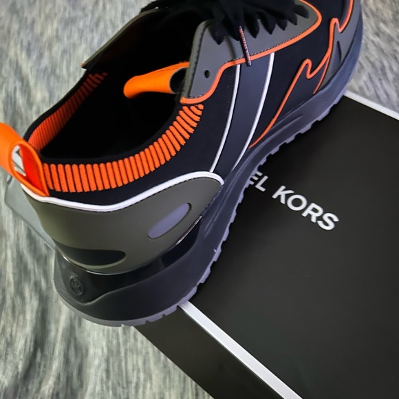 Michael Kors miles knit trainer size 11 excellent condition only worn once - Picture 3 of 7